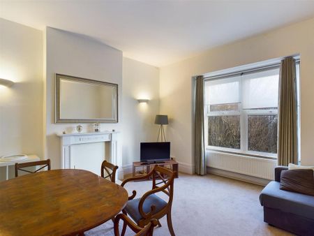 1 bedroom flat to rent - Photo 2