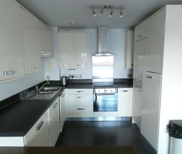 2 bedroom flat to rent - Photo 6
