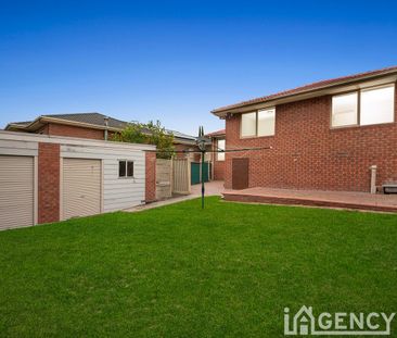 A LIFESTYLE YOU'LL LOVE !!! - Photo 6