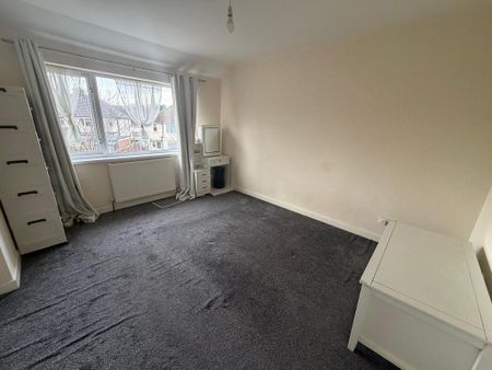 3 bedroom flat to rent - Photo 3