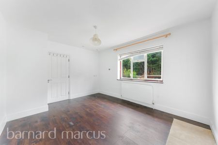 Bowness Crescent, London - Photo 3