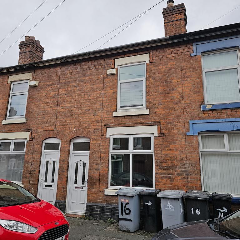 2 bedroom terraced house to rent - Photo 1