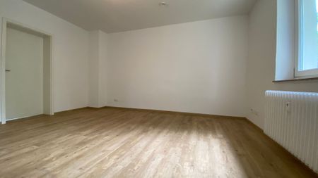 *** Altbauliebhaber aufgepasst! 2 Zimmer + Wohnküche + Mansarde! *** - Photo 3