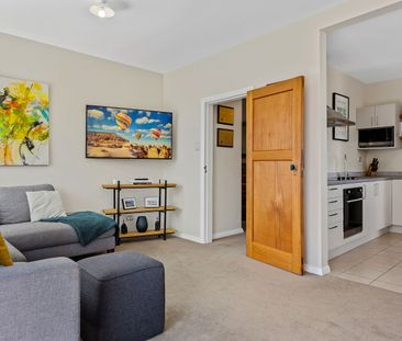 Charming 2-Bedroom Home in Strowan - Photo 2