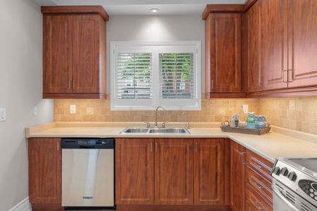 For Lease - 44 Eagleview Way, Halton Hills, Ontario - Photo 5