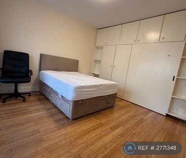 6 bedroom semi-detached house to rent - Photo 1