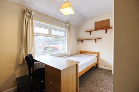 5 bedroom terraced house to rent - Photo 4