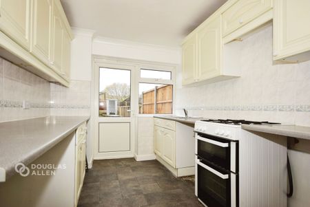 3 bedroom terraced house to rent - Photo 3