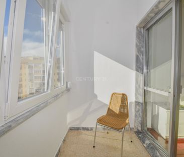 Apartamento T1 Mobilado em São João do Estoril - Photo 2