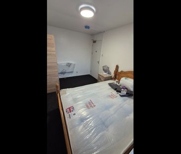 Room in a Shared Flat, Birmingham, B12 - Photo 4
