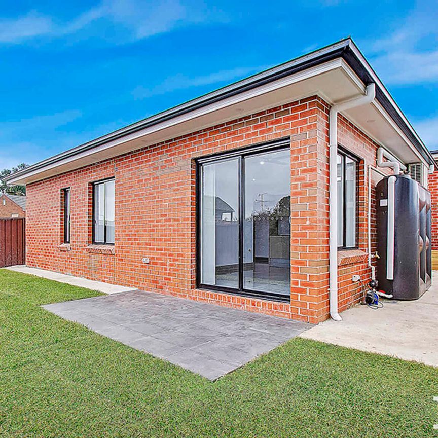 Modern Granny Flat - Photo 1