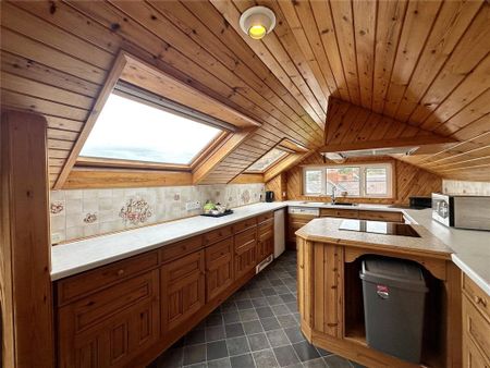3 bedroom detached house to rent - Photo 3