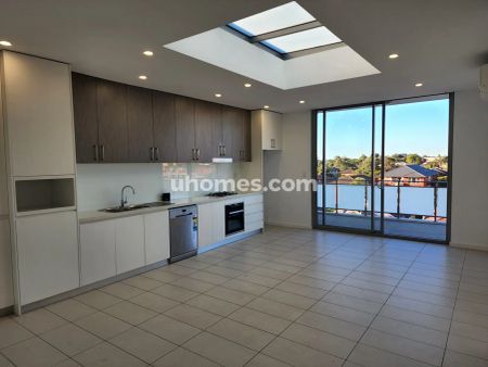 2Bedrooms, 2Bathrooms - Photo 3