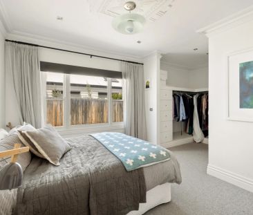 Renovated Family Home in Prime location - Photo 3