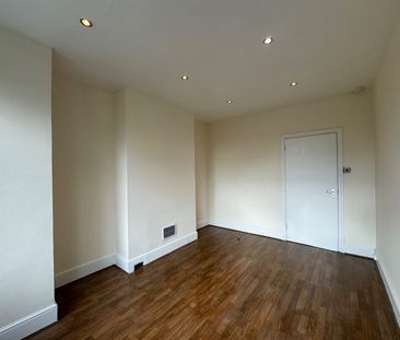 2 Bed Maisonette, Melfort Road, CR7 - Photo 4