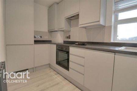 2 bedroom flat to rent - Photo 5