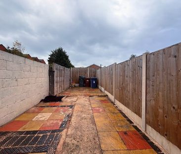 Victoria Crescent - Photo 2