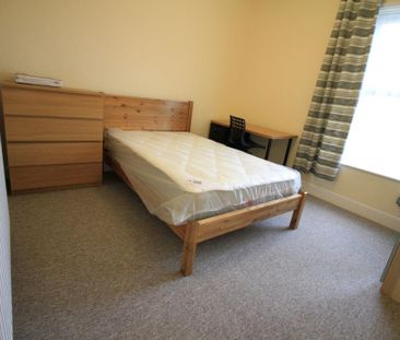 3 bedroom terraced house to rent - Photo 4