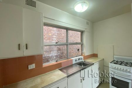 Spacious Two-Bedroom Ground Floor Unit in Prime Location! - Photo 4