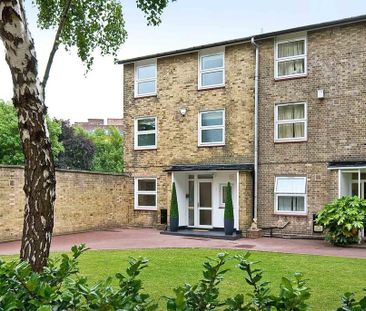 St. Johns Wood Park, London, NW8 6NN - Photo 1
