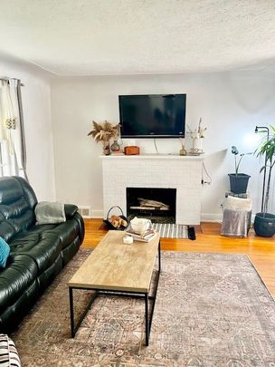 For Lease - 44 Highway Avenue, London South, Ontario - Photo 1