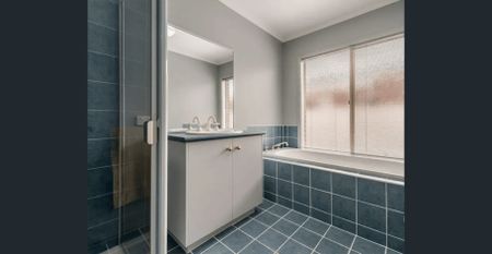 Serene Living in Caroline Springs! - Photo 4