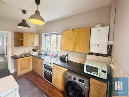 4 bedroom semi-detached house to rent - Photo 4