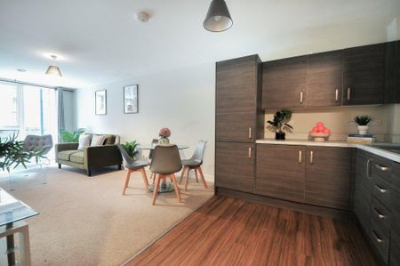 3 bedroom apartment to rent - Photo 2