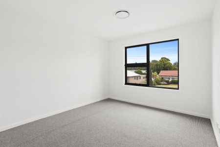 Brand New 3 Bedroom Townhouse with Garage - Photo 4