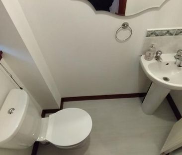 3 bedroom semi-detached house to rent - Photo 6