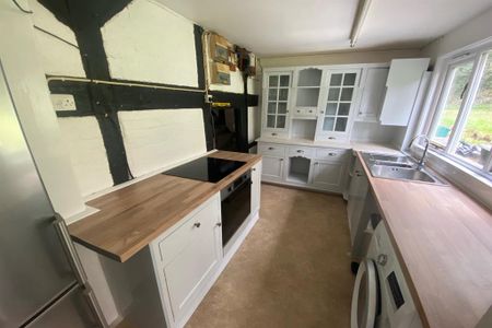 2 bedroom terraced house to rent - Photo 4