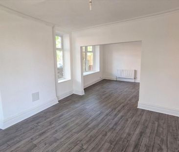 4 bedroom detached house to rent - Photo 2