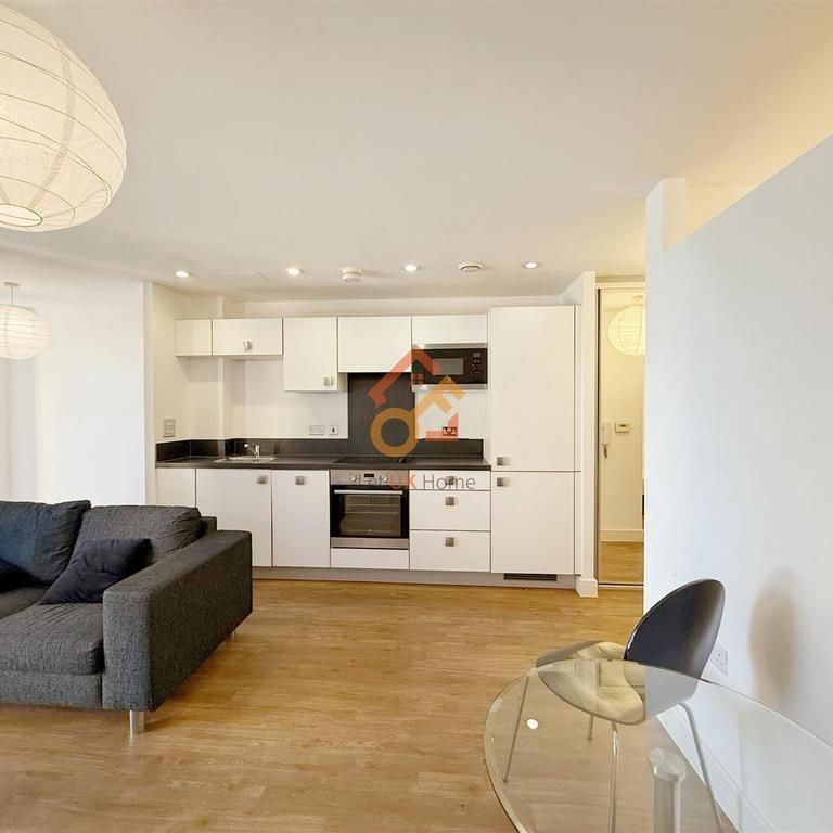 Studio to rent - Photo 1