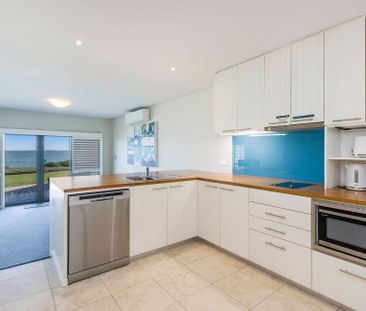 Fully Furnished Apartment 1 Bedroom - Photo 3