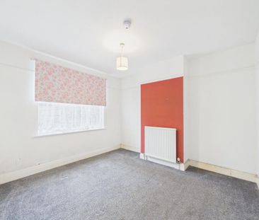 2 bedroom semi-detached bungalow to rent - Photo 2