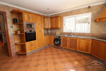 4 bedroom luxury Villa for rent in Alhaurín el Grande, Spain - Photo 5