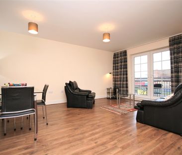 Knightswood Rd, Modern 2 Bedroom Furnished Apartment – Available 13... - Photo 2