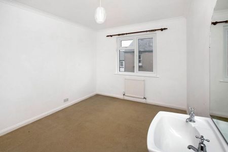 4 bedroom detached house to rent - Photo 5