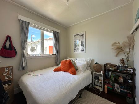 MOVE TO MOUNT EDEN - Photo 2