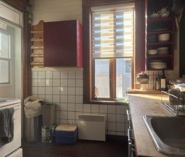 Charming, cozy, and semi-furnished 4½ apartment, located on Jeanne-... - Photo 6