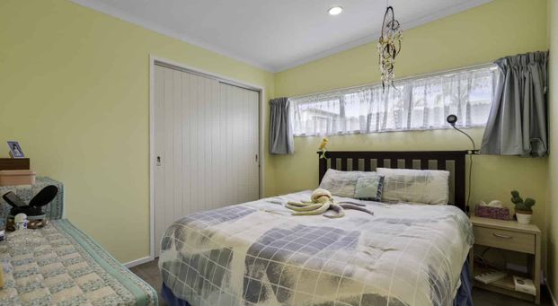 Hamilton East Hideaway - Photo 1