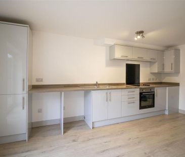 2 bedroom flat to rent - Photo 2