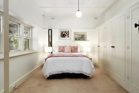 Place your family with perfect park-side poise - Photo 5