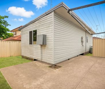 TWO BEDROOM GRANNY FLAT IN A GREAT LOCATION - Photo 1
