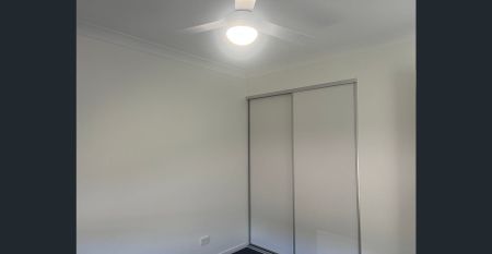 Beautiful 3 Bed Unit - Photo 3