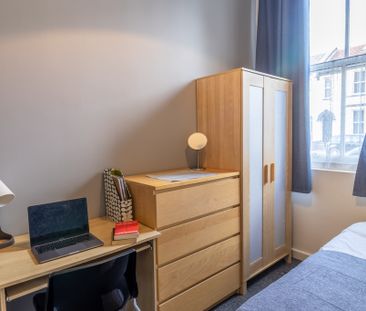 7 Bed Student Accommodation - Photo 1