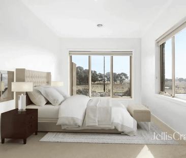 Modern Four-Bedroom Living with Space to Entertain - Photo 3