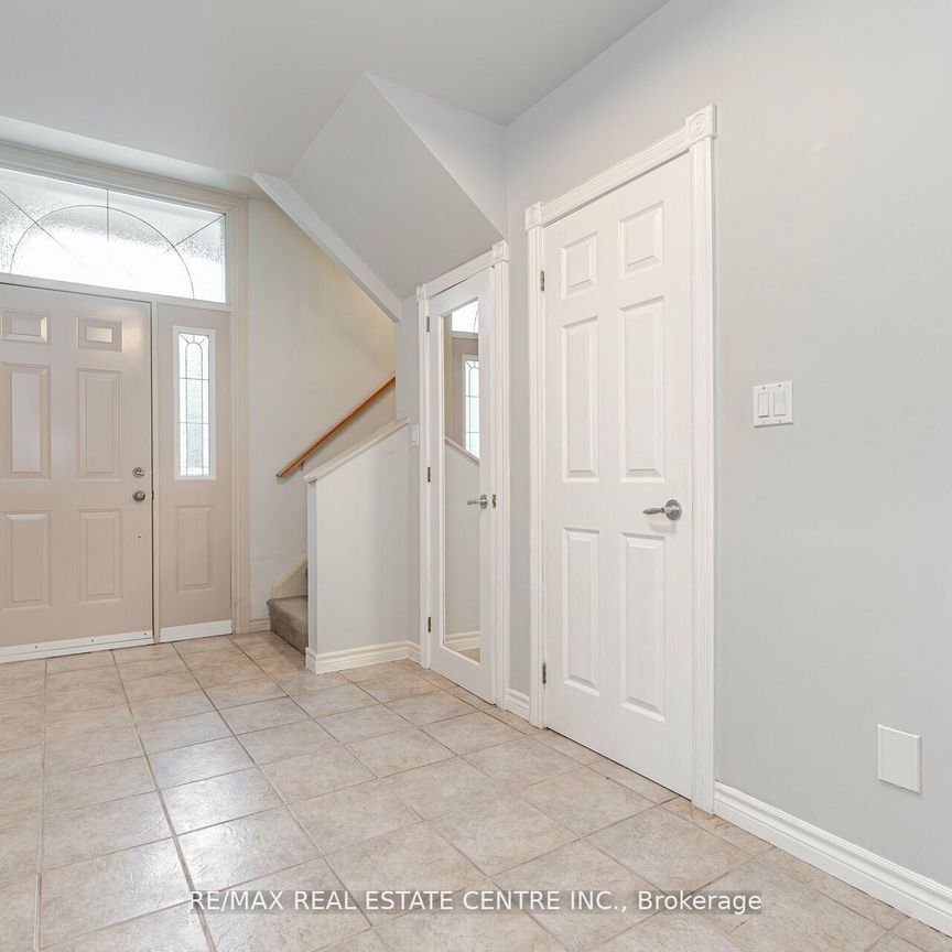 Detached Home For Lease | X8146524 - Photo 1