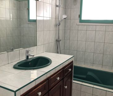 Location Appartement 3 pièces 77m² MARSEILLE 12ème - Photo 6