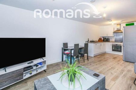 Hythe Lodge, Boyn Valley Road, Maidenhead, SL6 - Photo 5